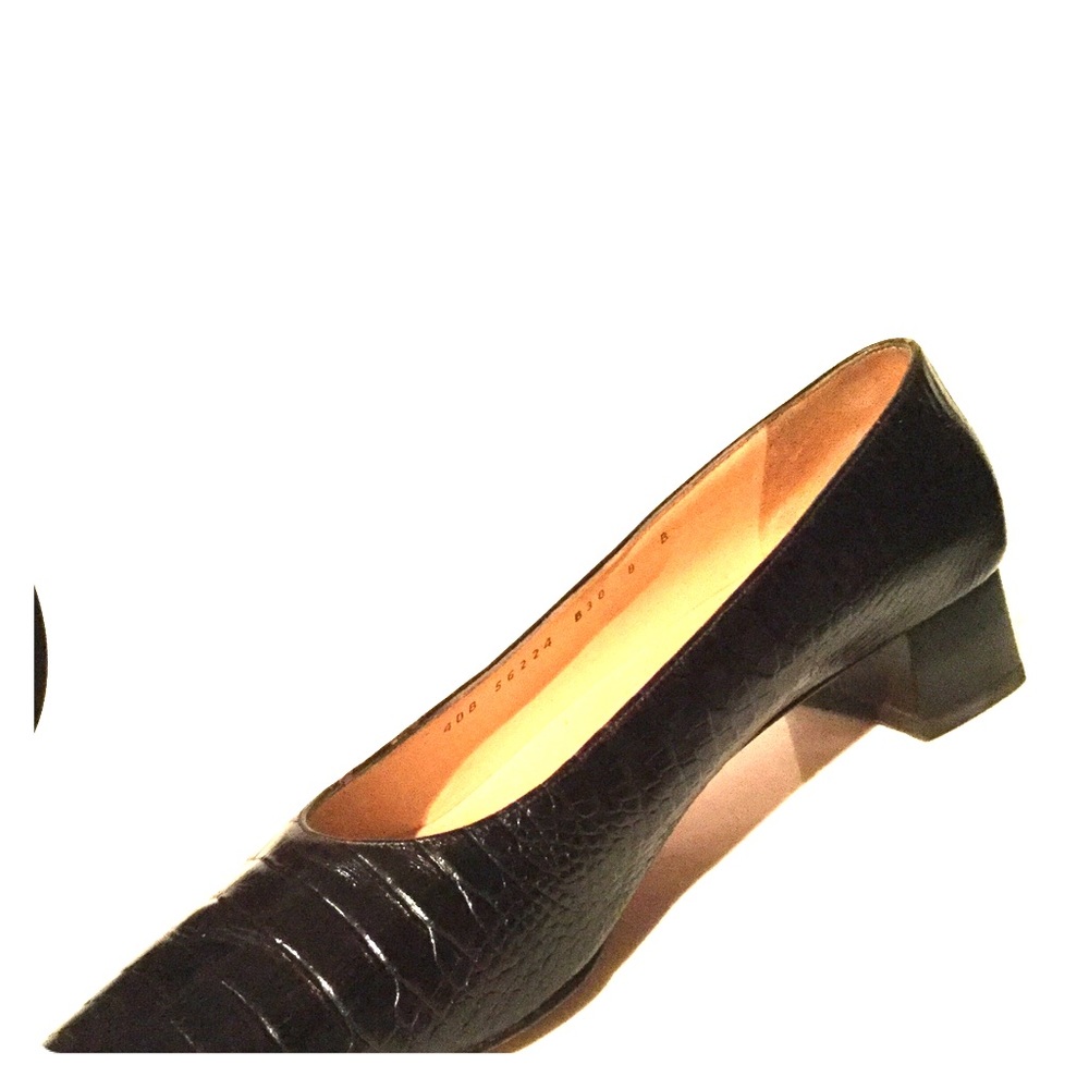 SALVATORE FERRAGAMO BOUTIQUE 8B BLACK CROC LEATHER